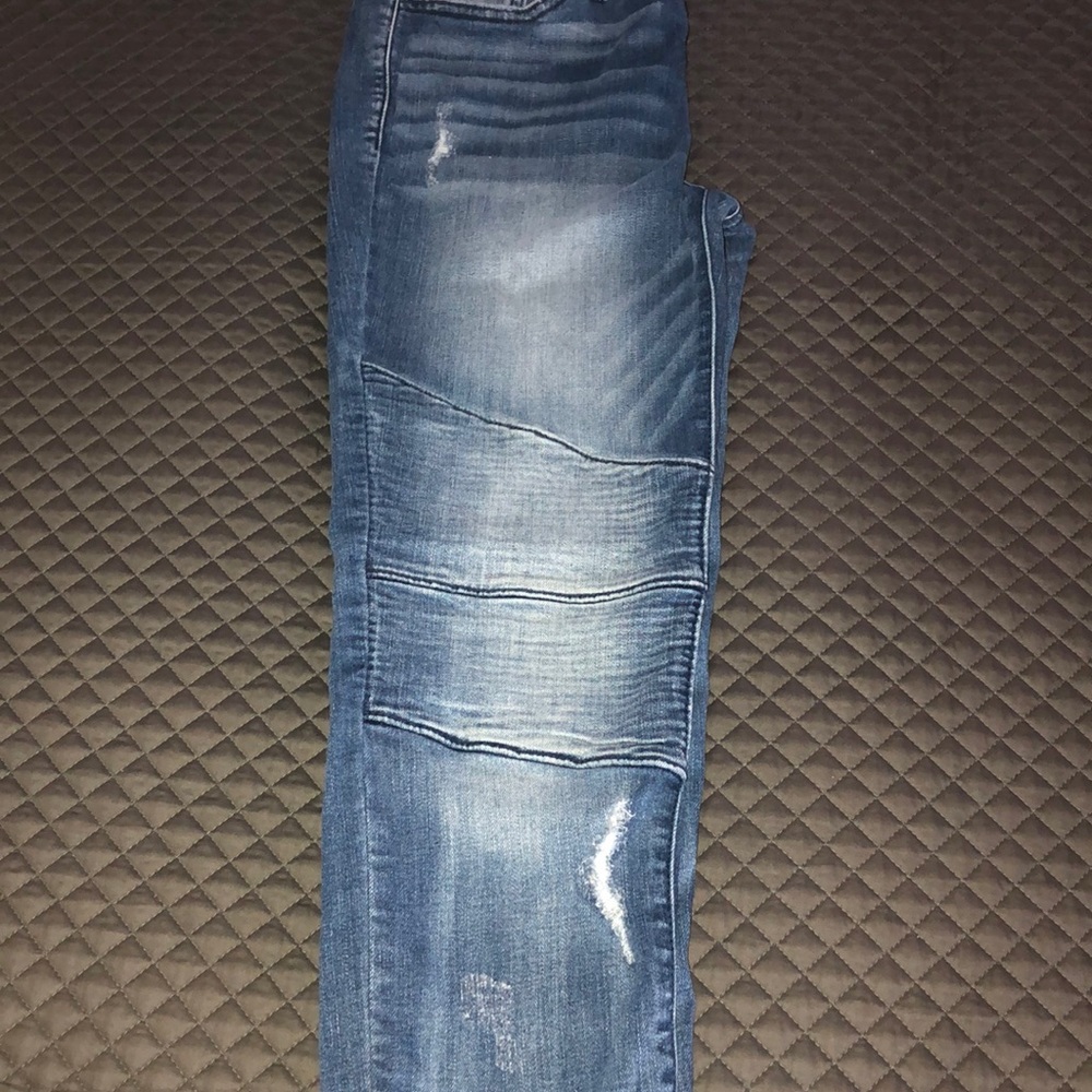 KanCan Distressed Jeans